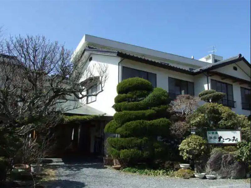 Yufuin Ryokan Tatsumi Hotel Exterior foto