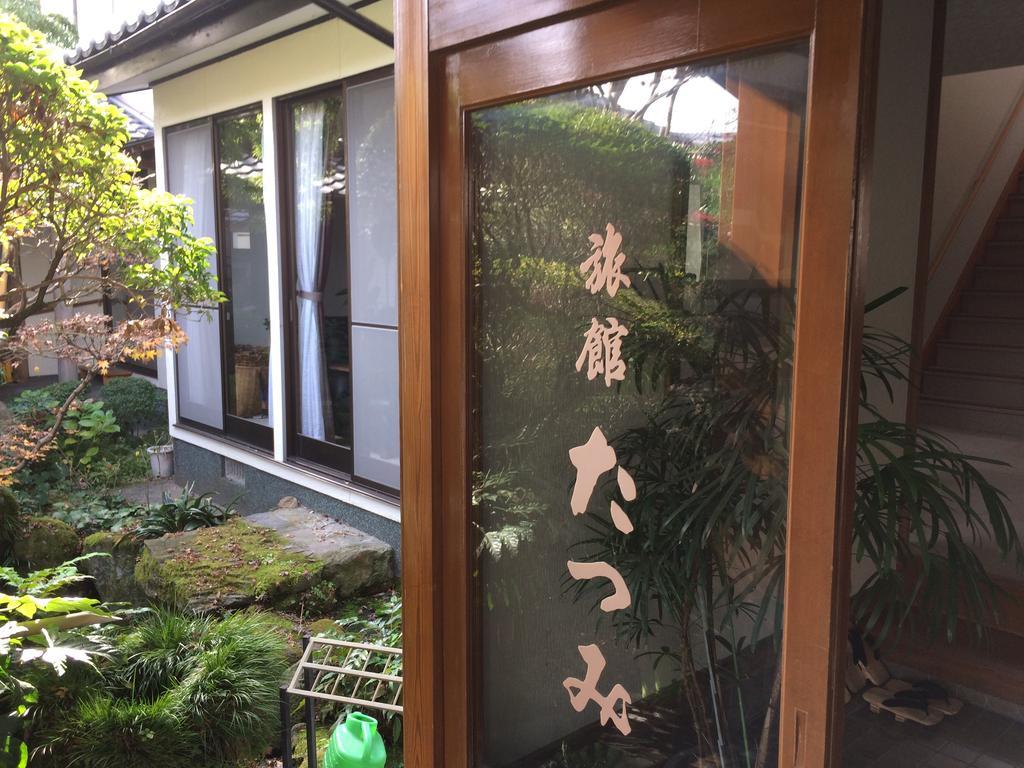 Yufuin Ryokan Tatsumi Hotel Exterior foto